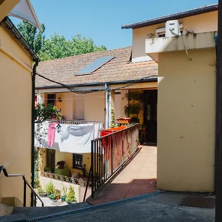 House Romantic R/c Left דירה *