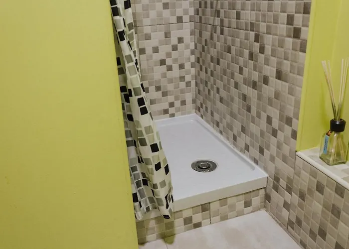 House Romantic R/c Left