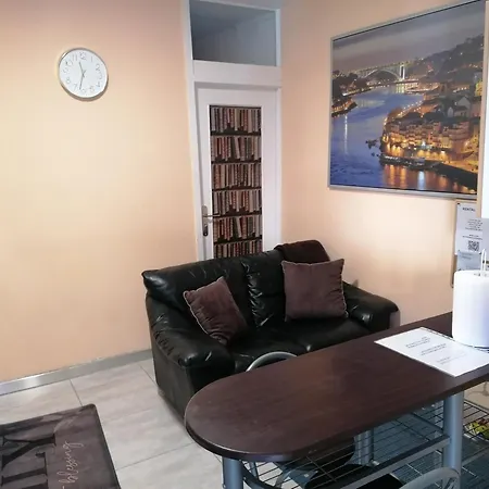 House Romantic R/c Left * Oporto